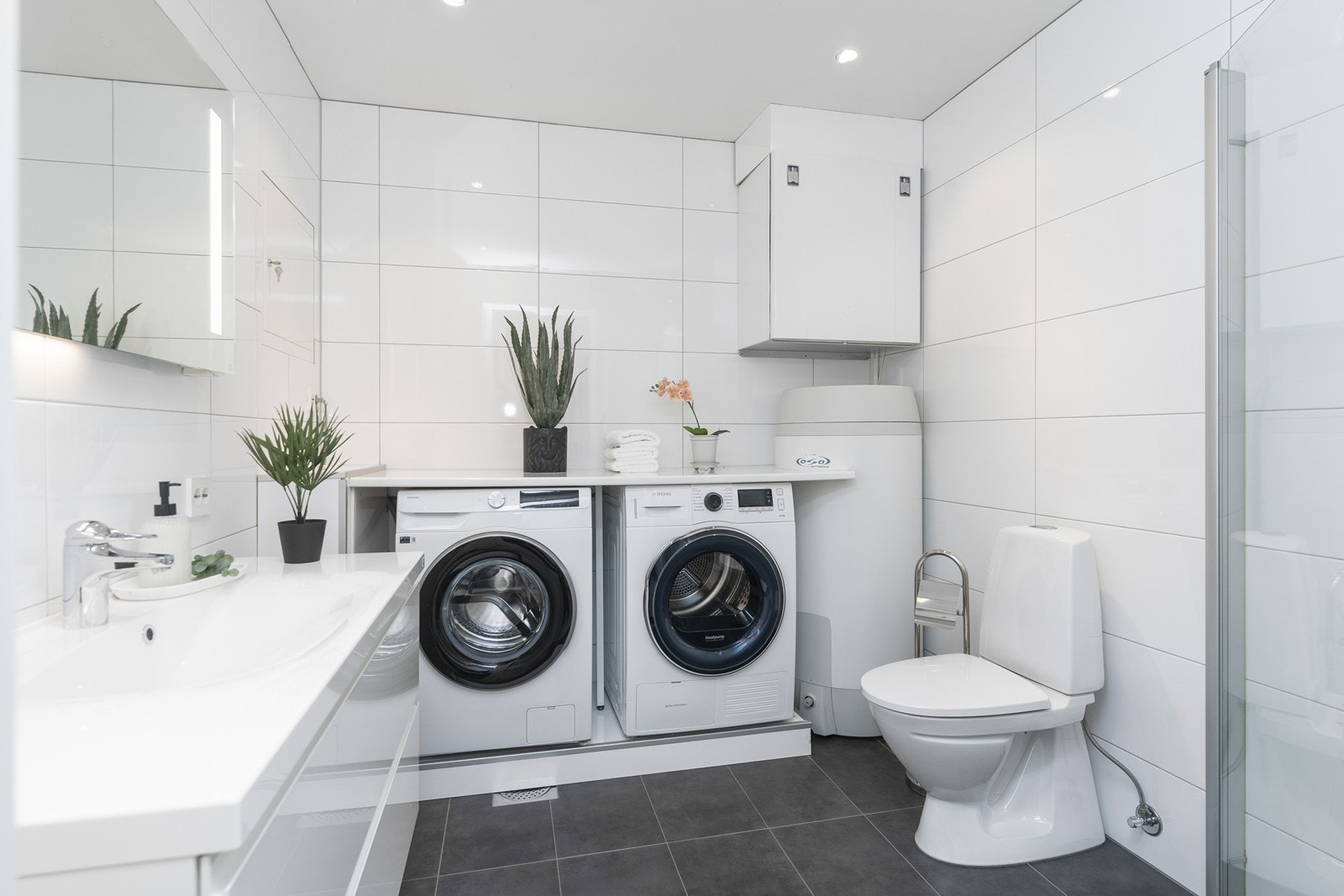 Her er også opplegg til vaskemaskin og tørketrommel. Galleribilde
