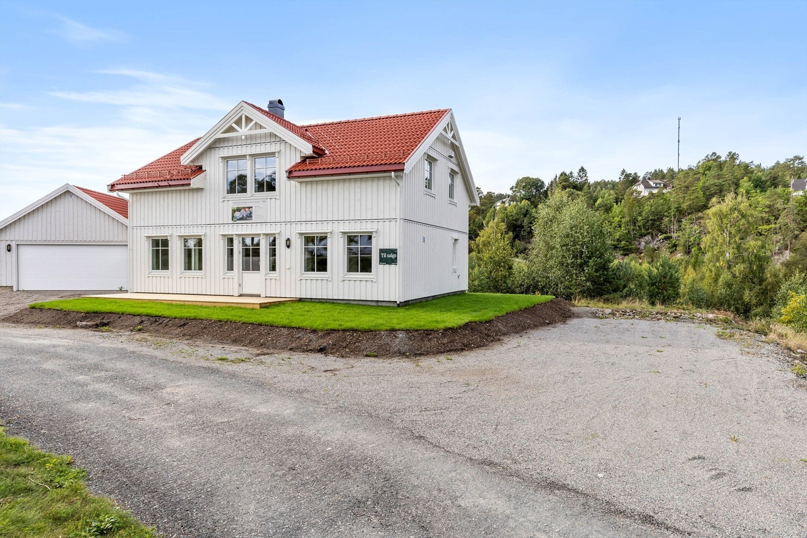 Grusen vis a vis huset er en snuplass Galleribilde