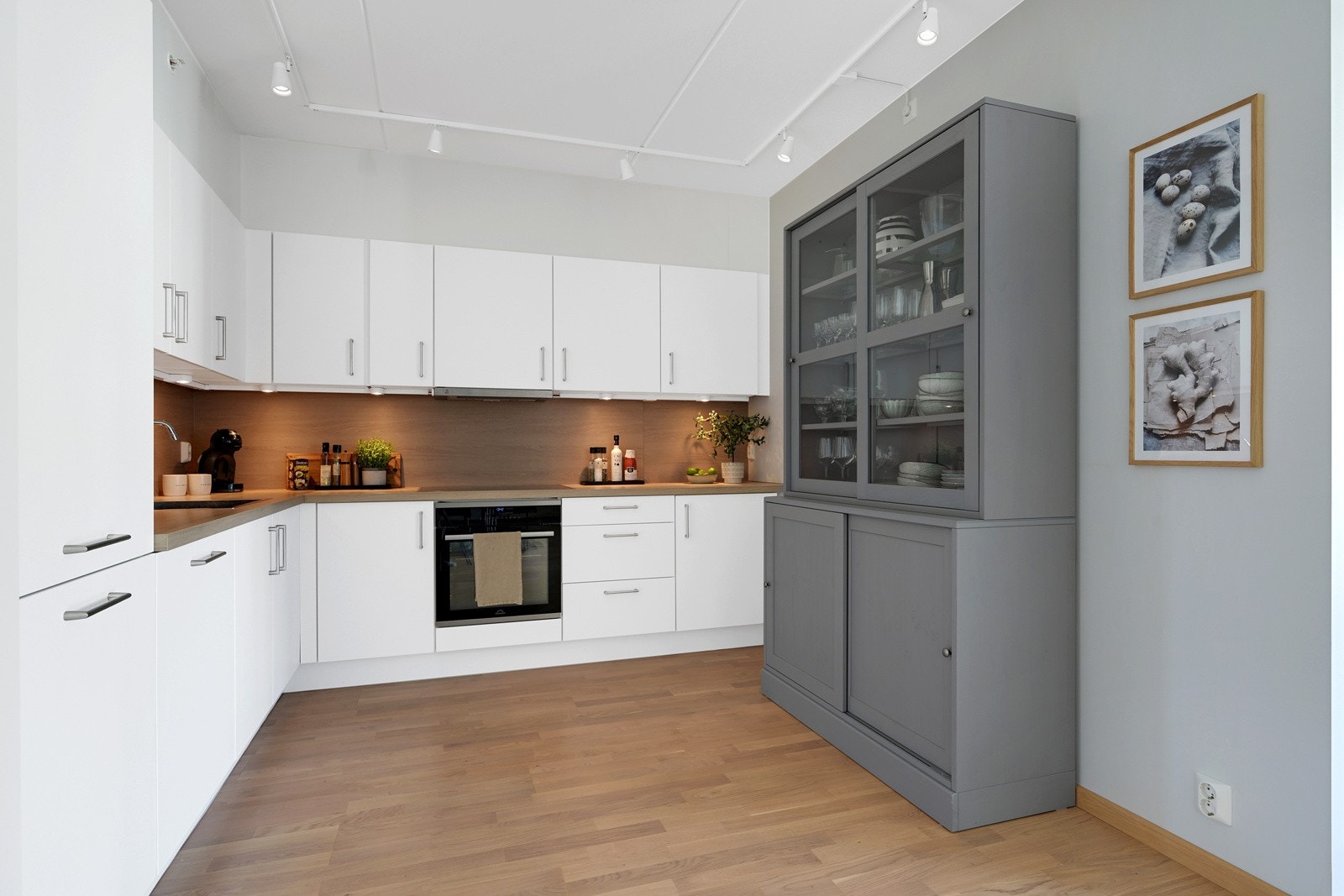 Lyst og lekkert Keo-kjøkken fra 2019 Galleribilde