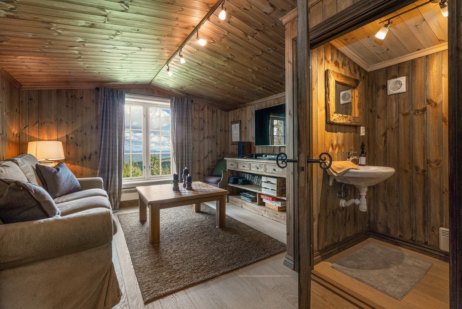 Loftstue med flere bruksmuligheter Galleribilde