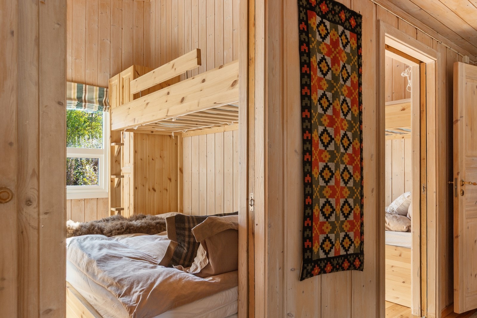 Hytta har 4 soverom med totalt 10sengeplasser. Galleribilde