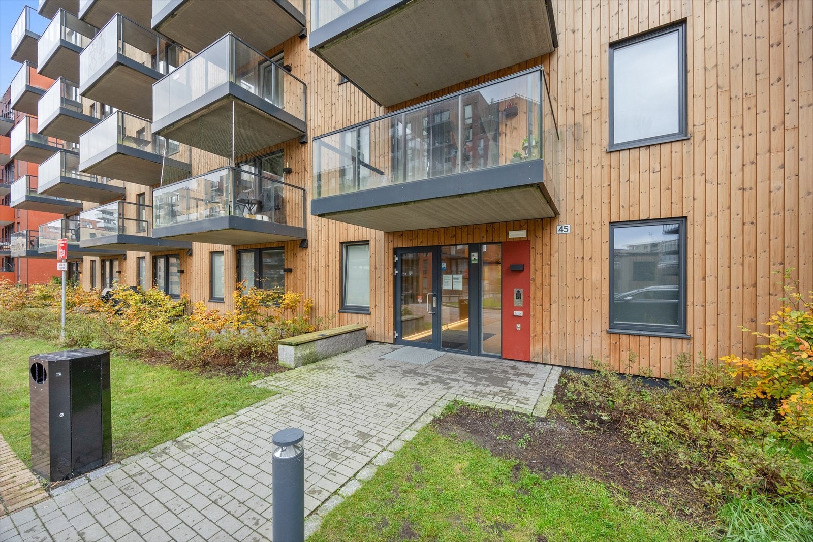 Inngangsparti. Galleribilde