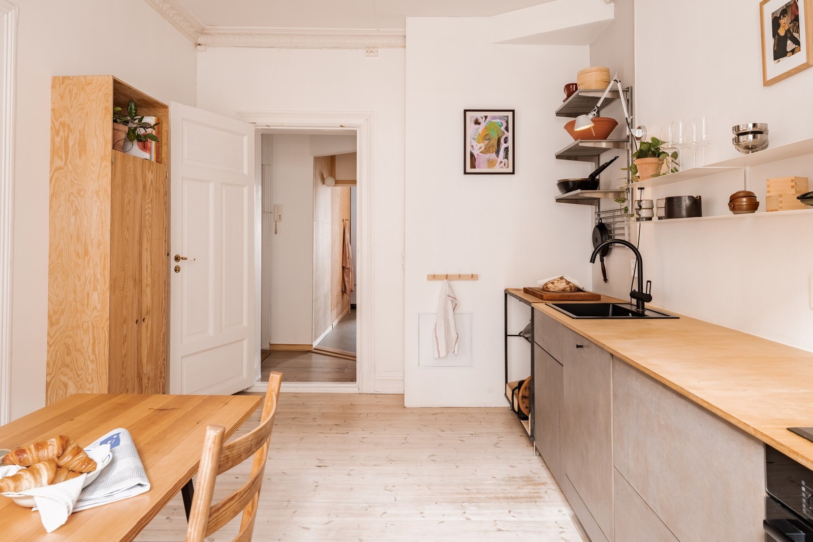 Ny lysdimmer på kjøkkenet er montert i 2026. Galleribilde