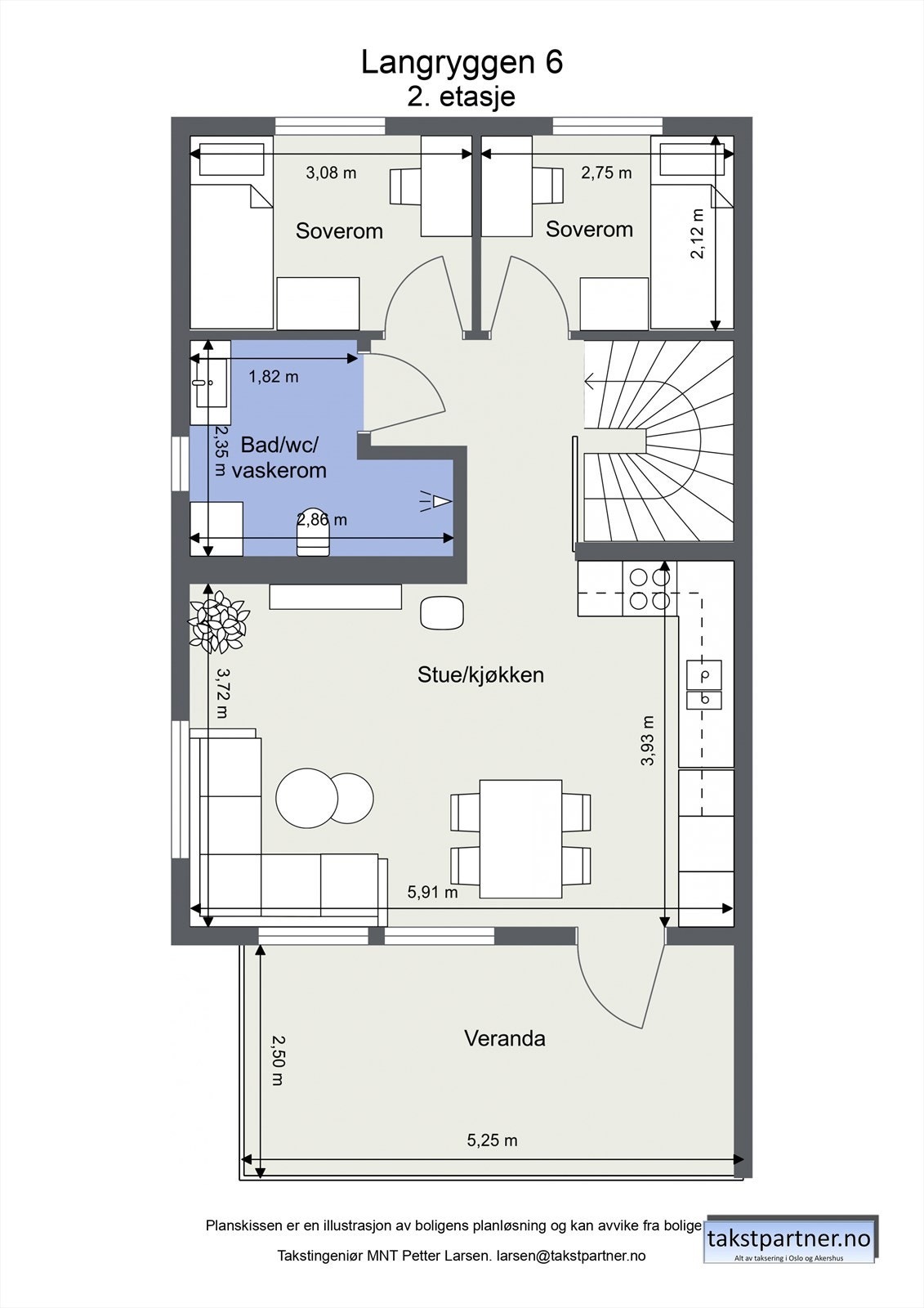 Andre etasje rommer stue og kjøkken i åpen løsning, to soverom og bad. Galleribilde