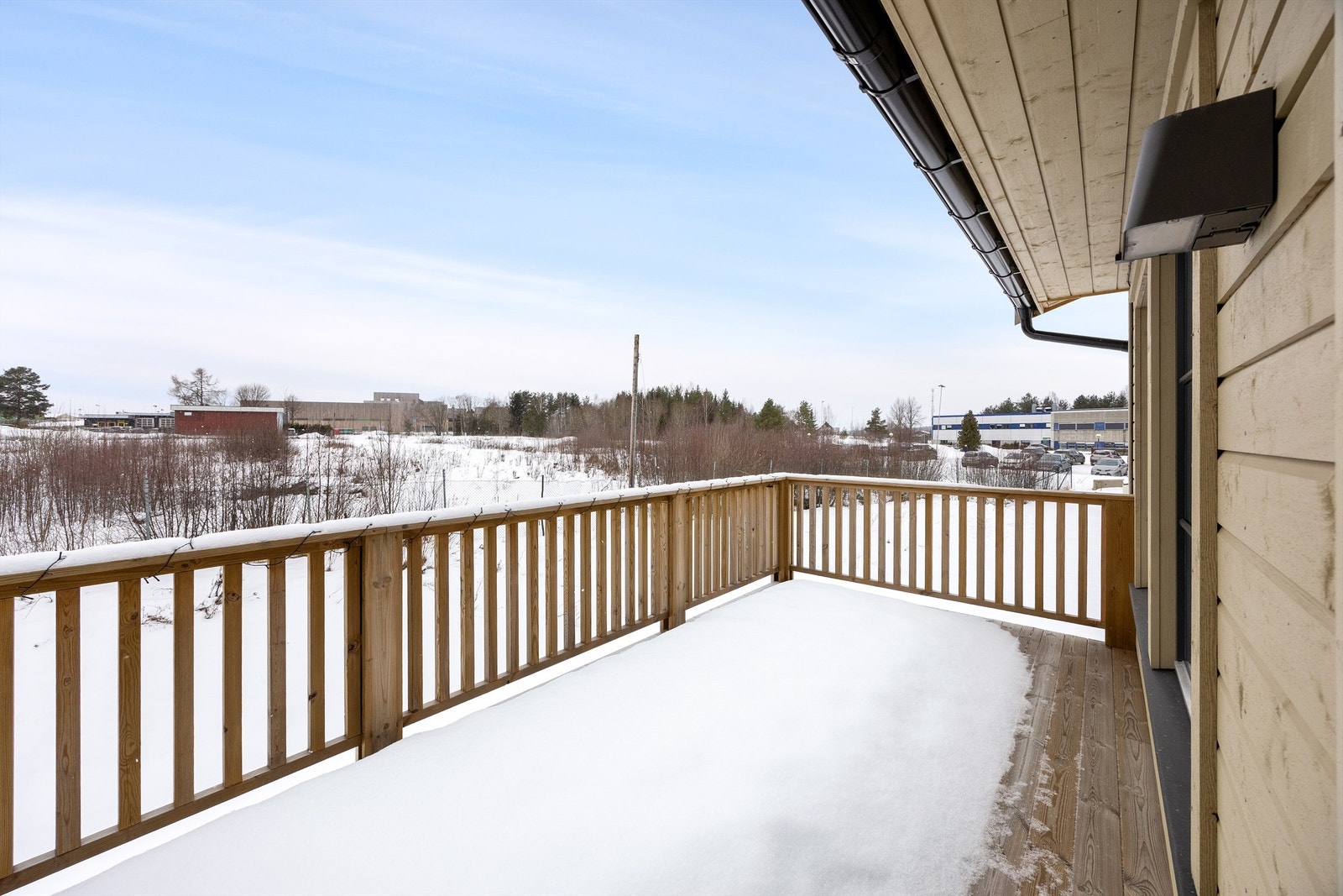 Verandaen er en herlig romforlengelse med god plass til utemøbler. Galleribilde