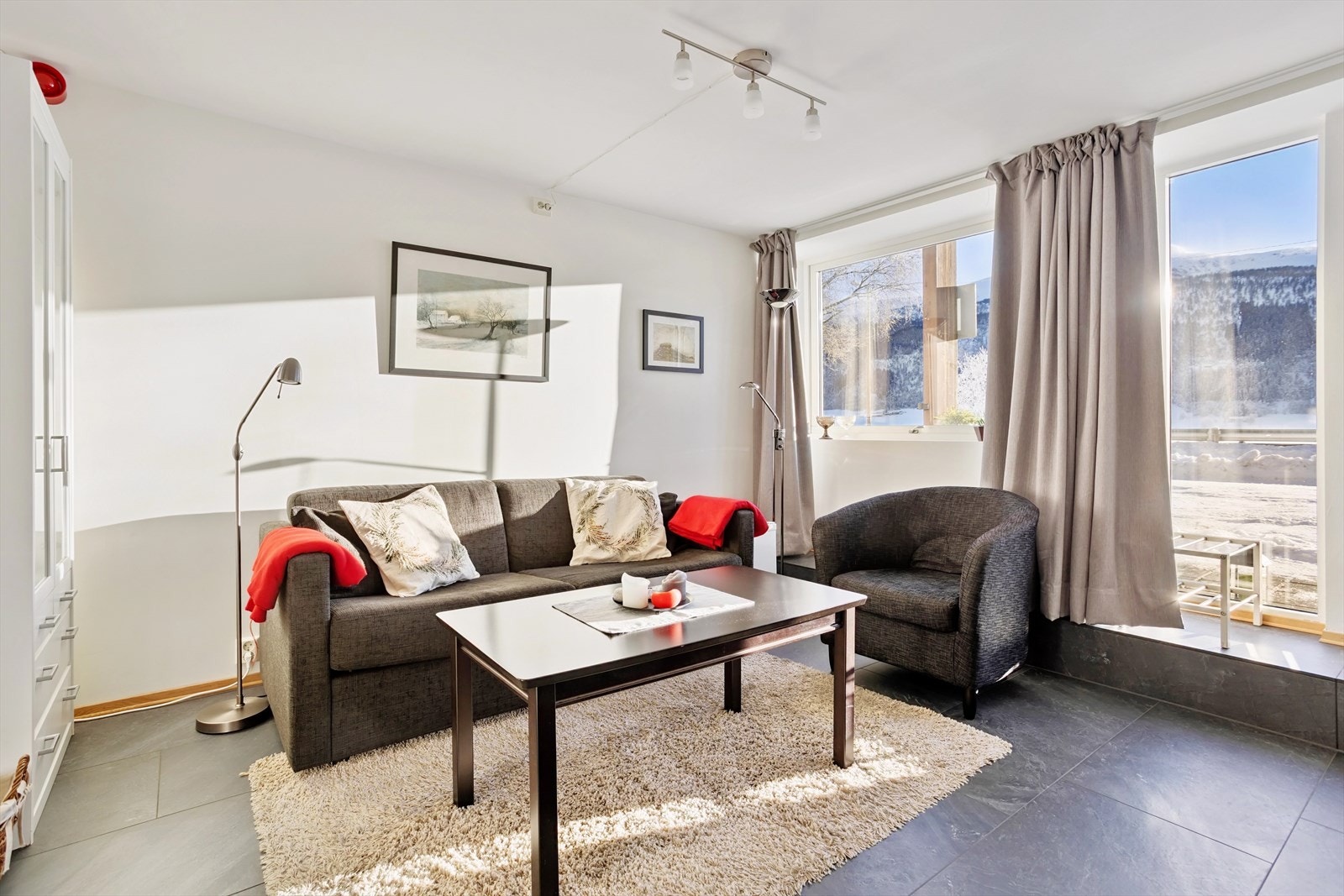 Leiligheten er jevnlig vedlikeholdt og holder en bra standard Galleribilde