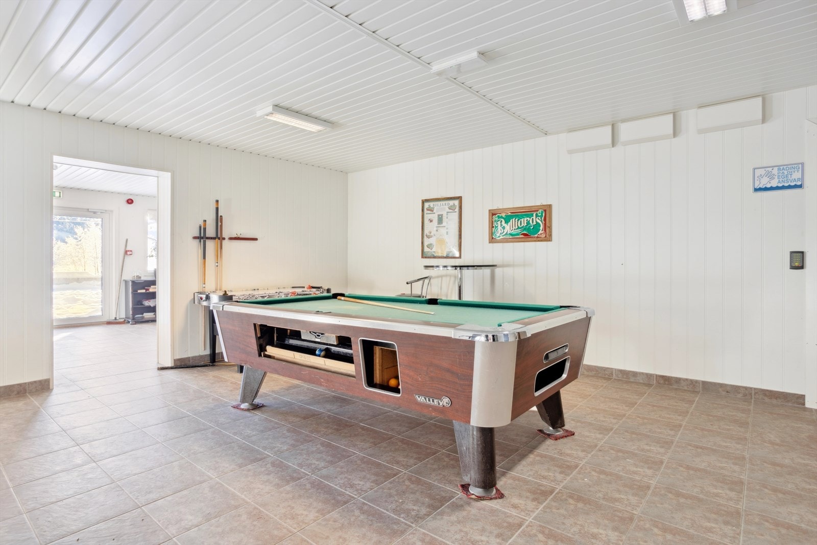 Spillrom med biljard Galleribilde