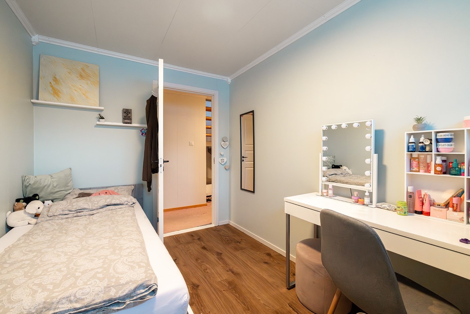 Soverom underetasje. Galleribilde