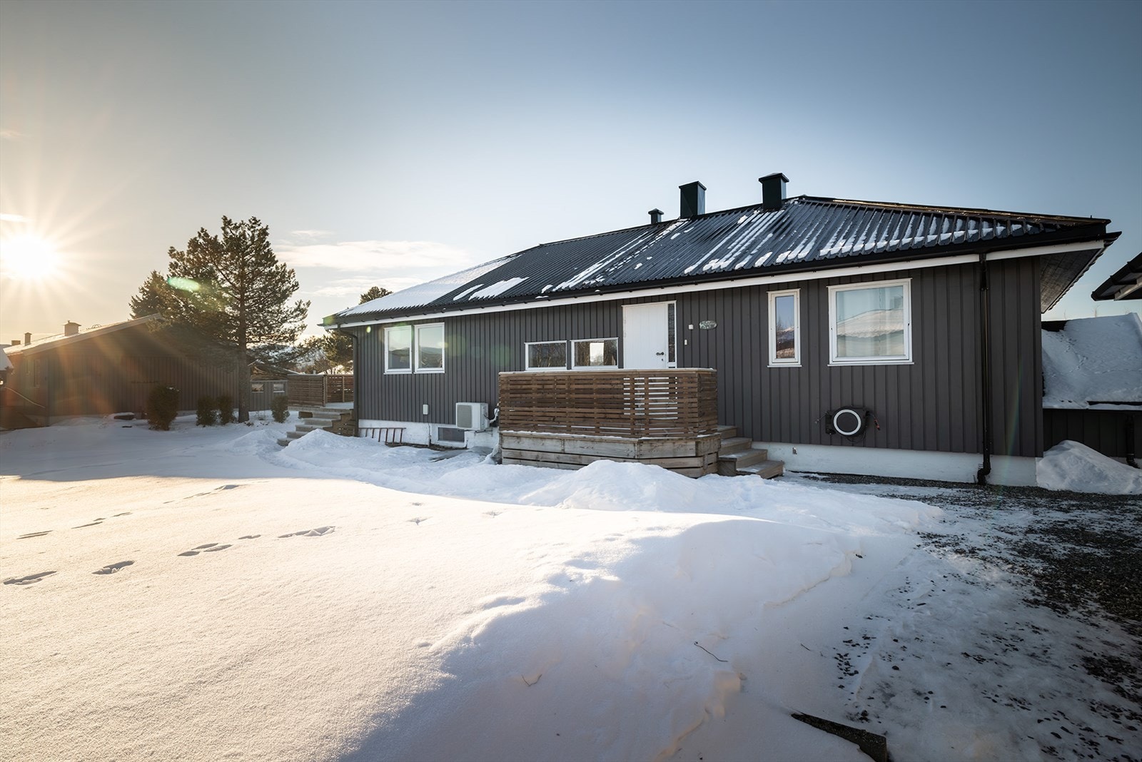 Boligen ble malt utvendig i 2022 Galleribilde