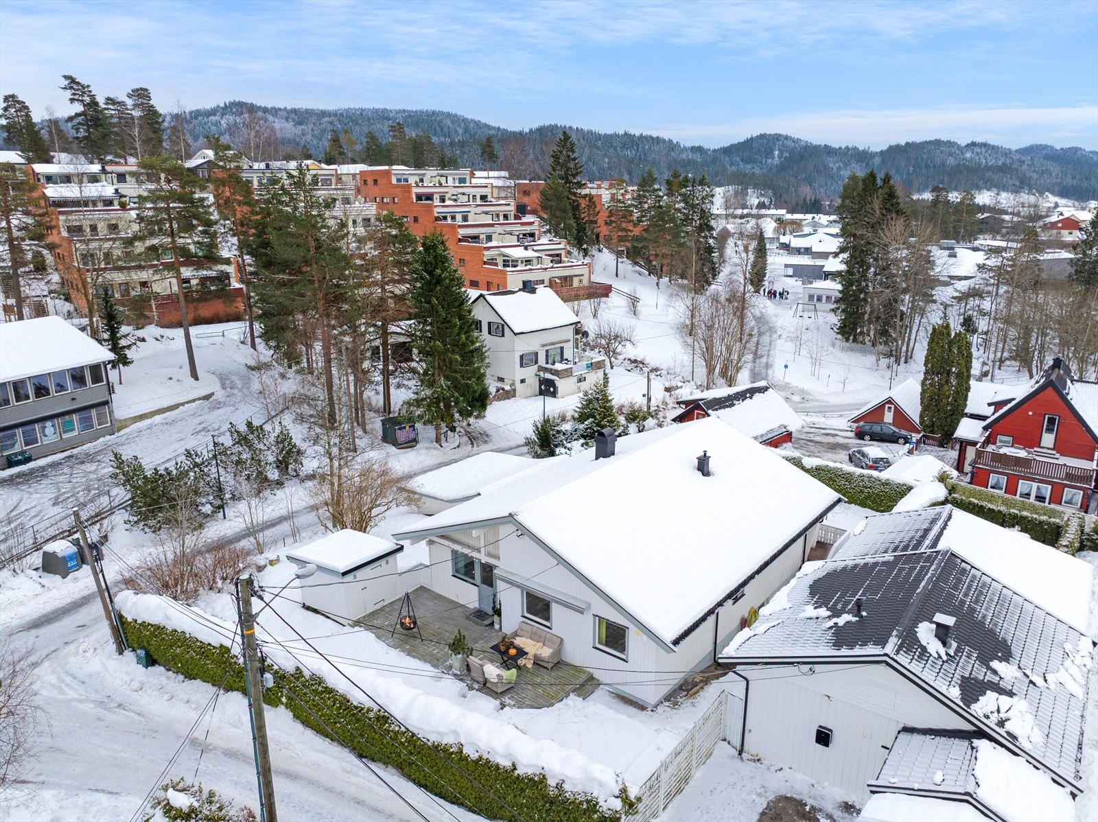 Boligen ligger i et område med lite trafikk og støy, vurdert som veldig trygt. Galleribilde