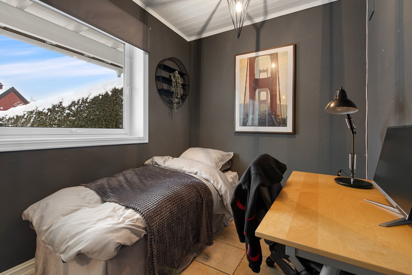 Soverommet i underetasjen er romslig og har også elektriske varmekabler i gulvet. Galleribilde