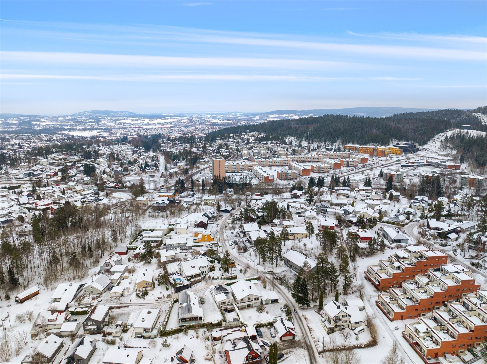 Nærmeste bussholdeplass, Torgenholtet, er kun 5 minutter unna med gode forbindelser. Galleribilde