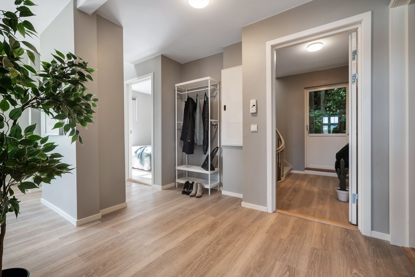 Det er i følge selger et komplett nytt elektrisk anlegg for bygget. Det er også et nytt brannvarslingsanlegg fra 2021 Galleribilde