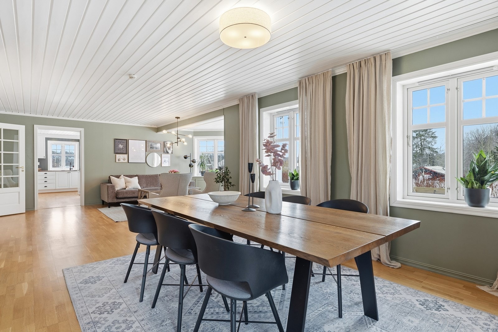 Store sosiale rom blir et naturlig samlingspunkt for familie og venner. Galleribilde