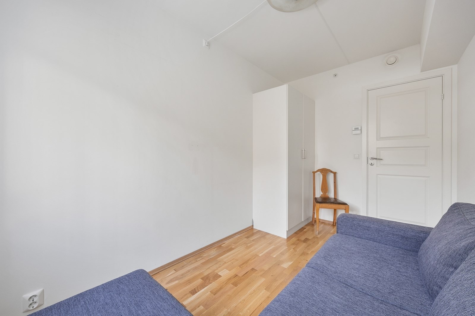 Også her er det plass til seng og oppbevaringsmøbler. Galleribilde