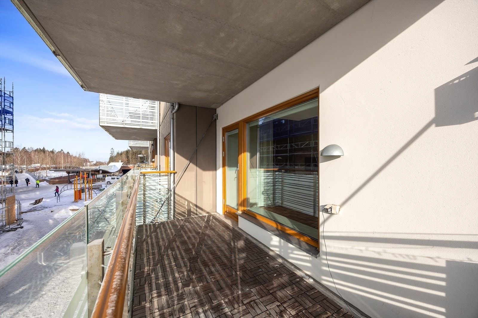 Balkongen er et fint og privat uterom med gode solforhold. Galleribilde