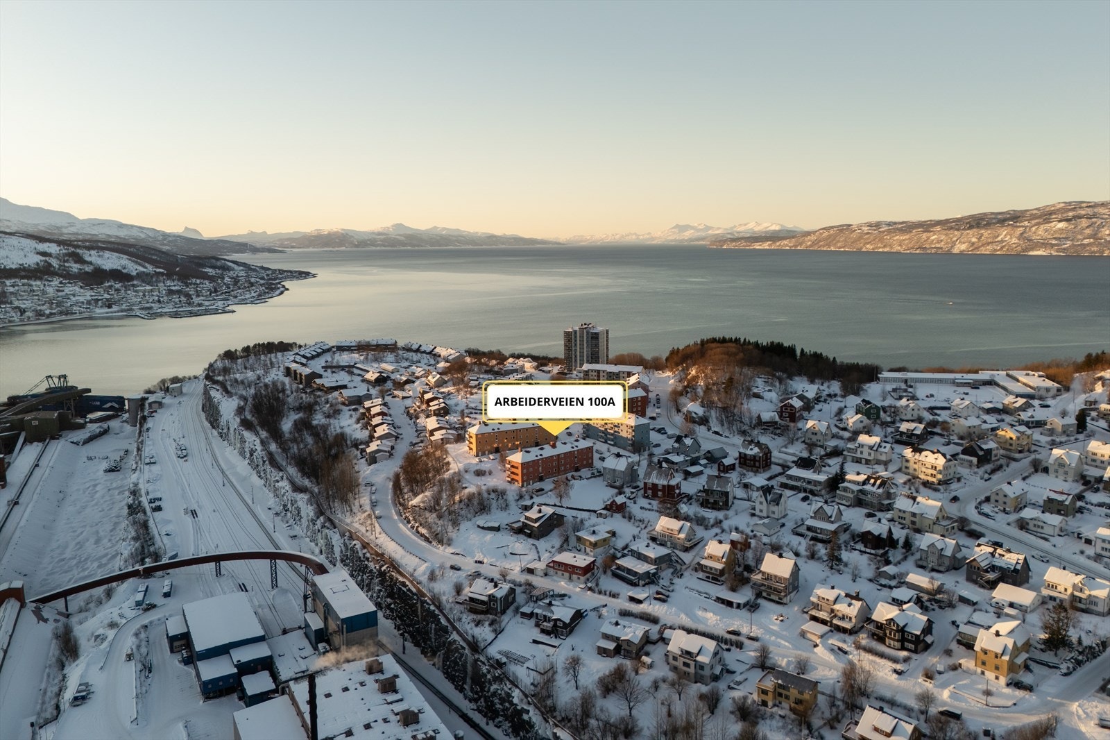 Framnes er et attraktivt boligområde som anses som rolig, samtidig som det er kort vei til dagligvarebutikker, turområder og sentrumsfasiliteter Galleribilde