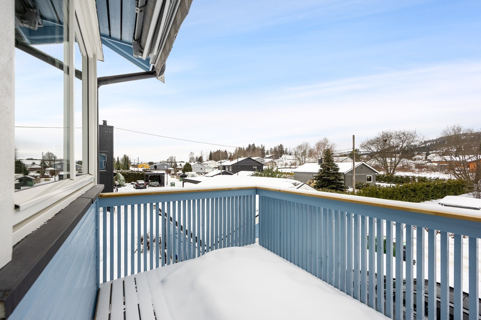 Tomannsboligen har en herlig balkong med adkomst fra stuen. Galleribilde