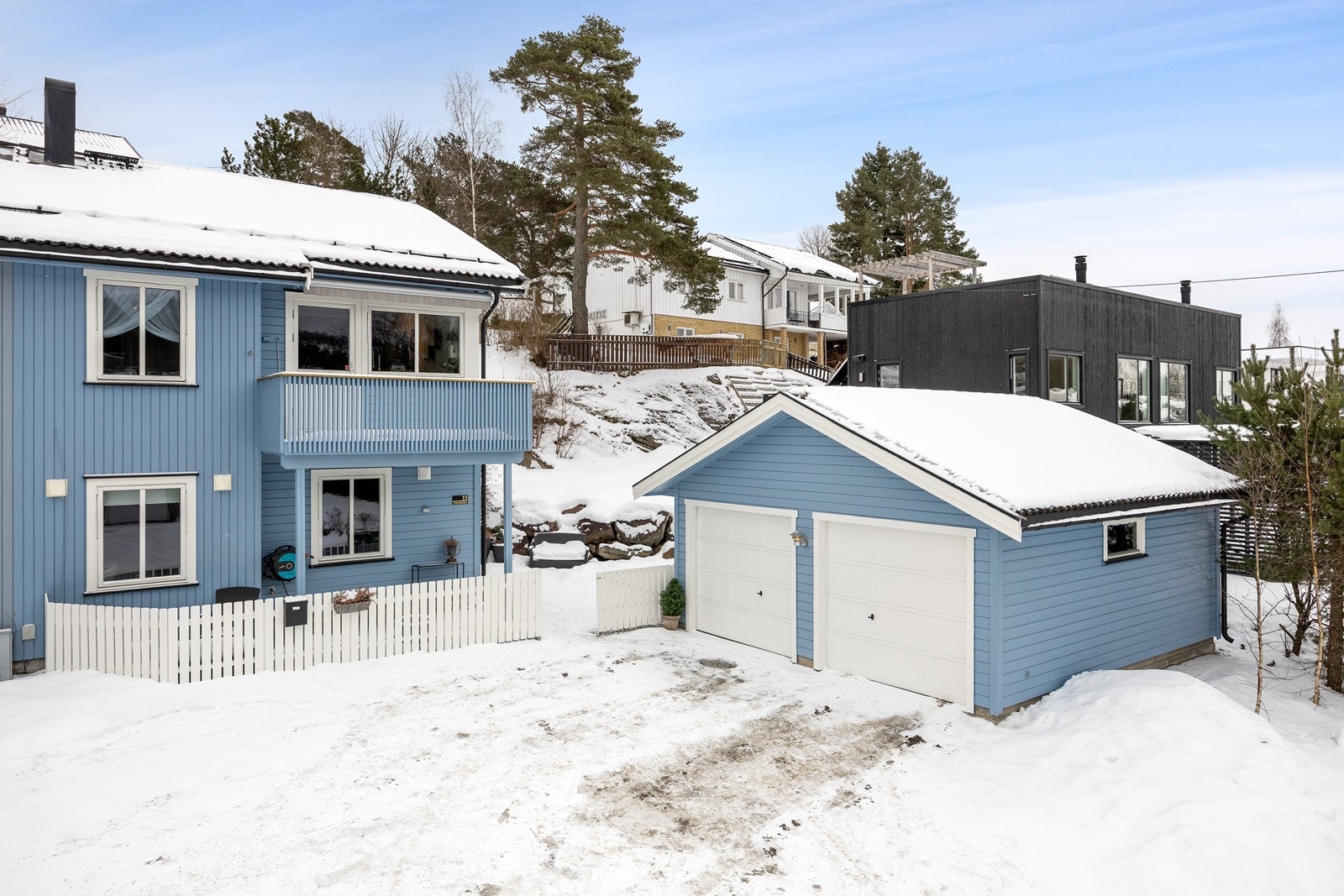 Velkommen til Furuveien 13. Foto: Svein Michaelsen - Exponering. Galleribilde