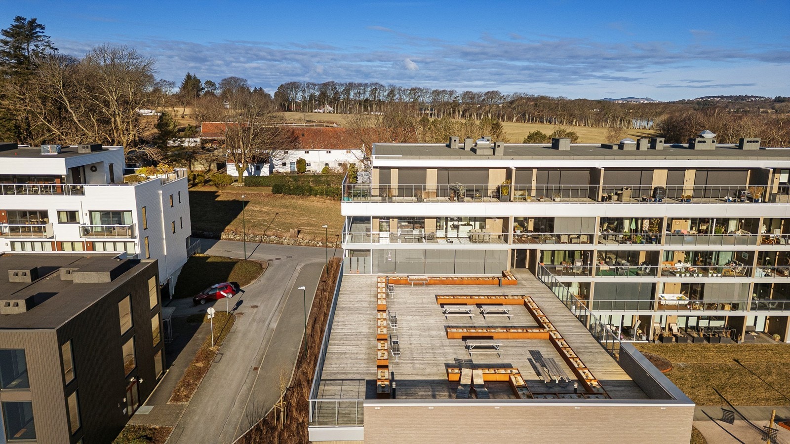Stor felles takterrasse på toppen av bygget. Galleribilde