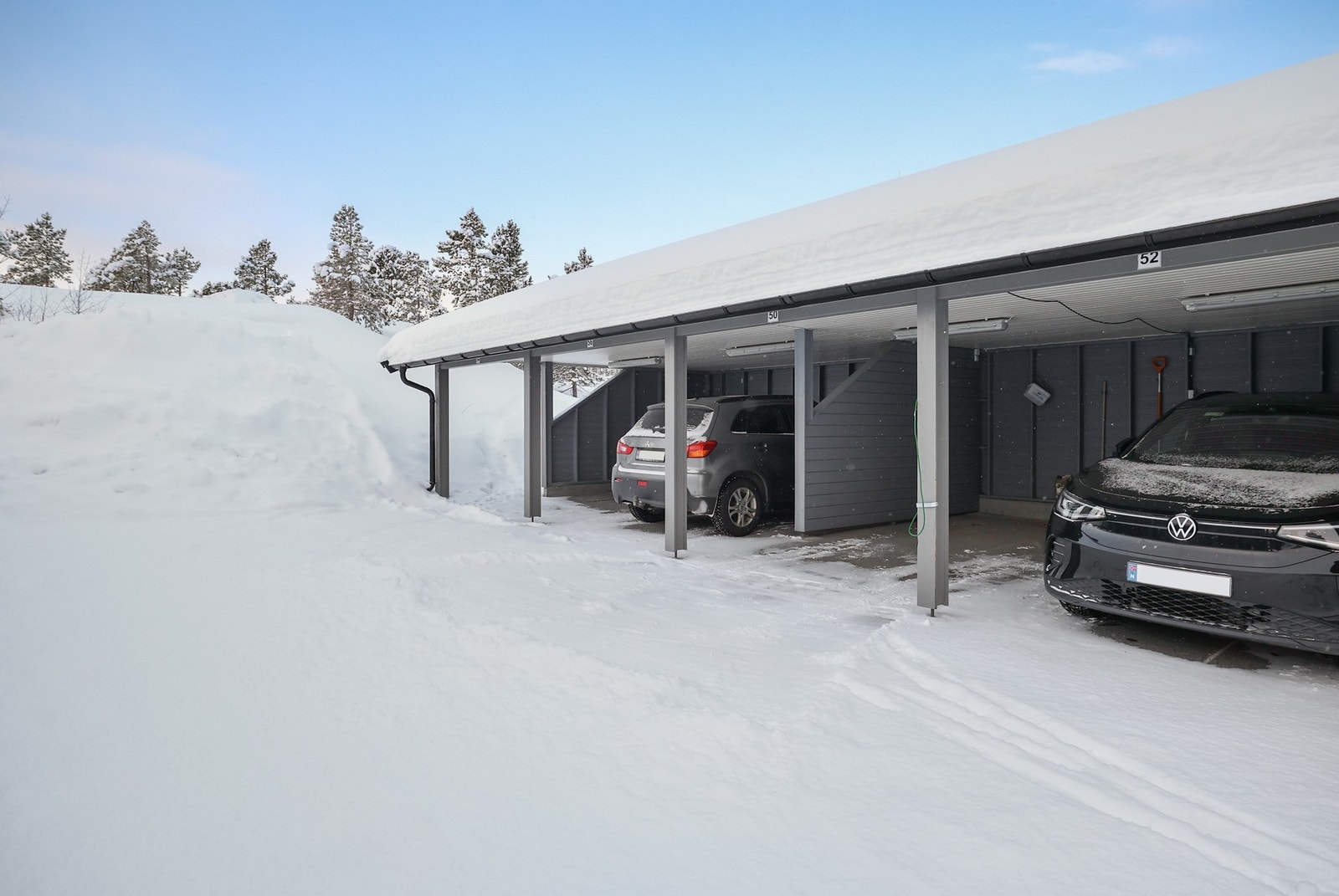 Parkering i carport Galleribilde