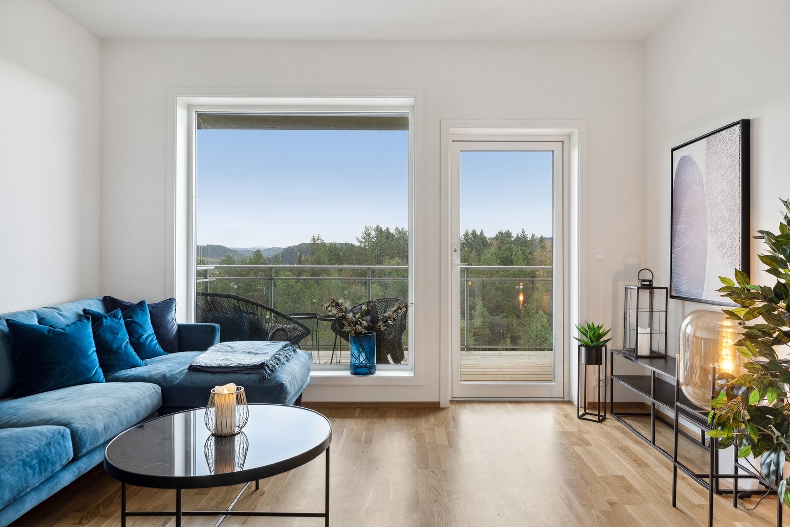 En delikat toppleilighet fra 2021, med gjennomgående moderne løsninger og høy standard. Galleribilde