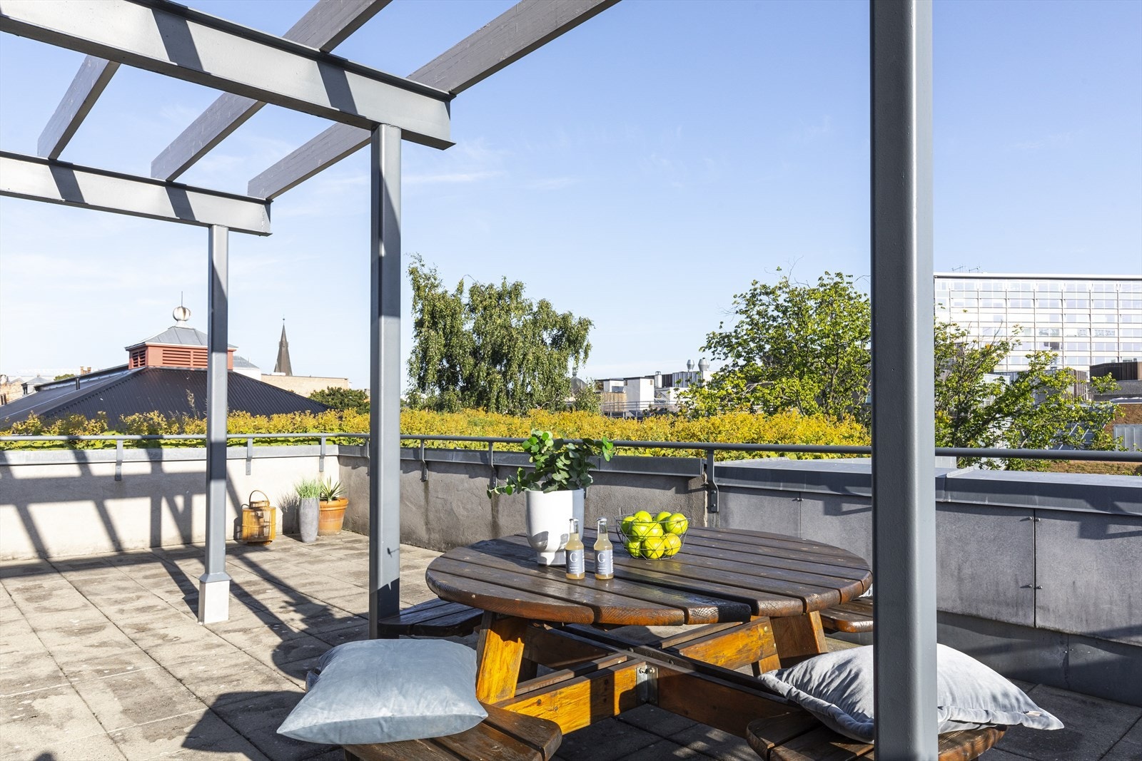 Felles takterrasse til glede for beboerne i sameiet. Galleribilde