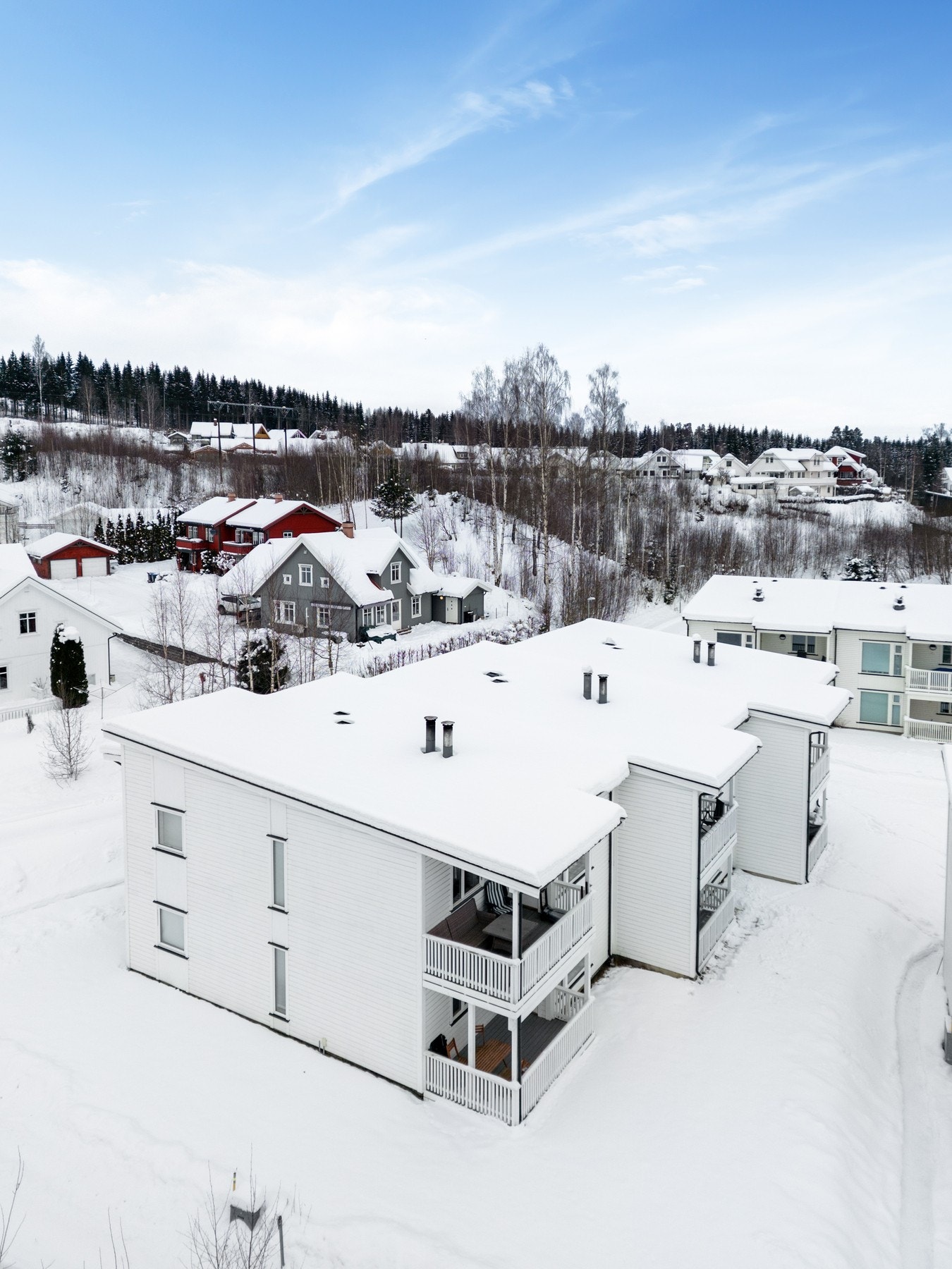 For studenter og ansatte ligger NTNU og Fagskolen innen gangavstand. Galleribilde