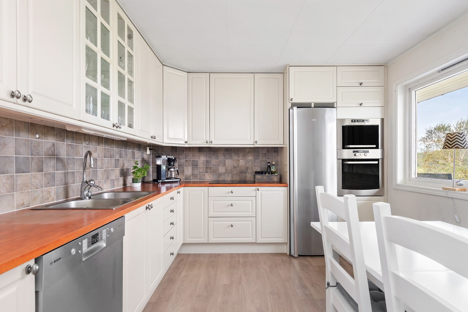 Kjøkkeninnredning fra ca 2005 Galleribilde