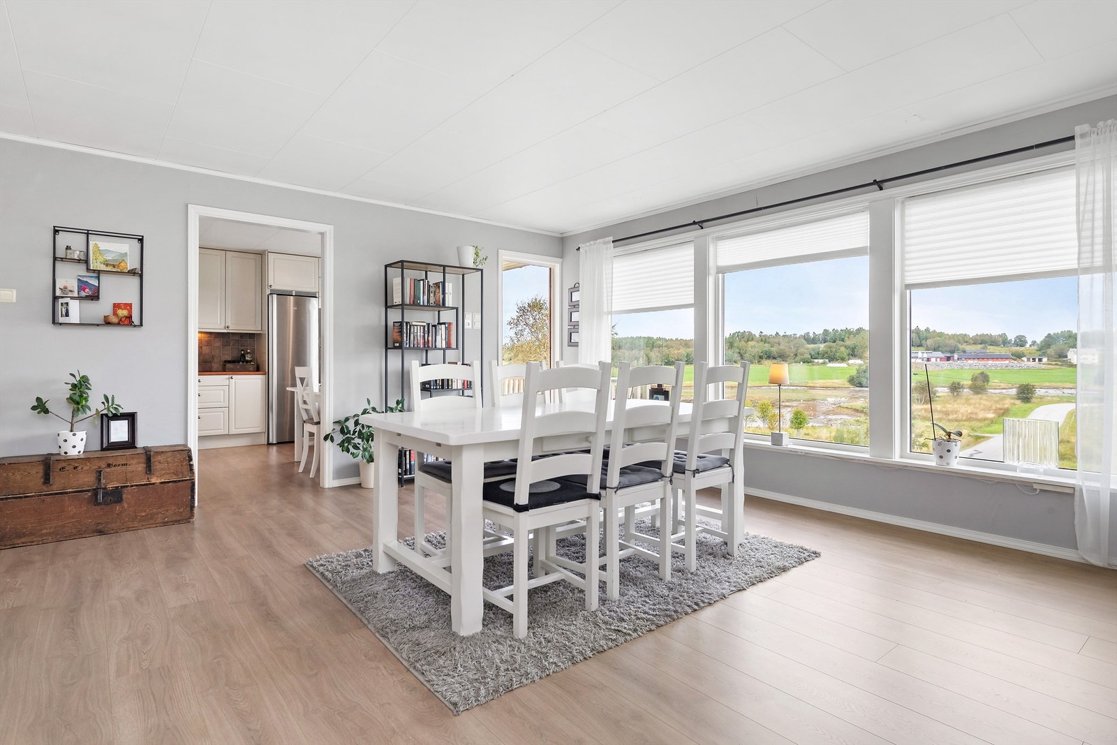 Utgang til veranda fra stue Galleribilde