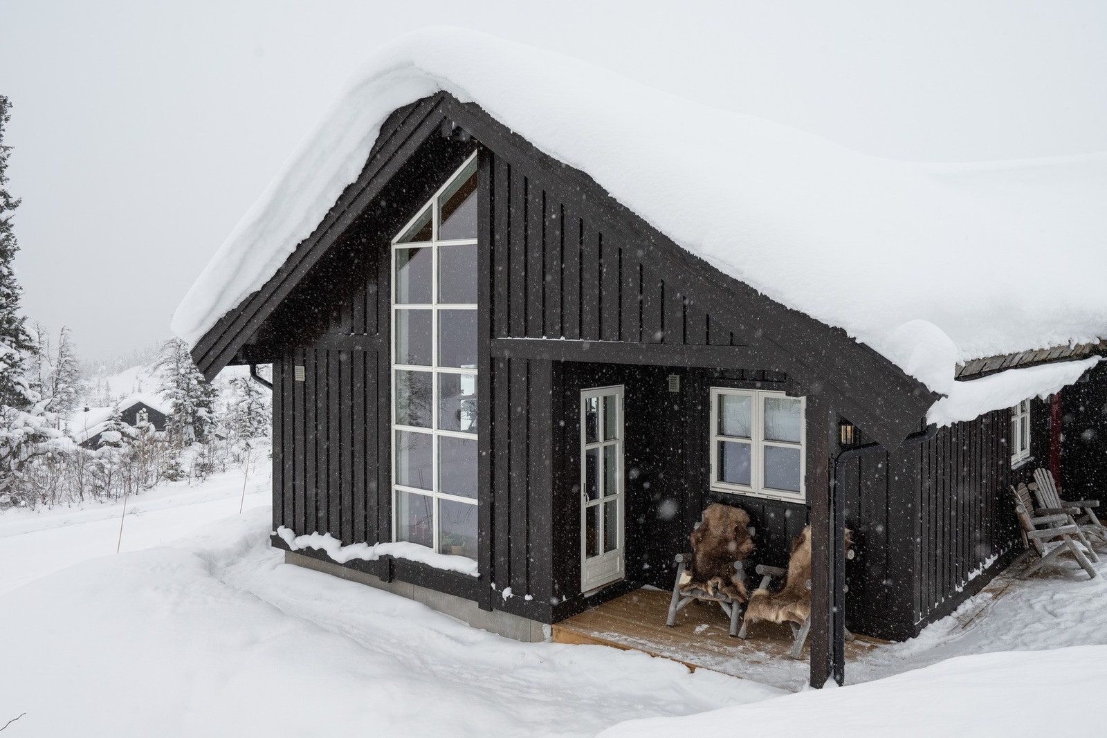Mathias Ørnes & Christopher Lejonberg har gleden av å presentere Toreskyrkjavegen 166 Galleribilde