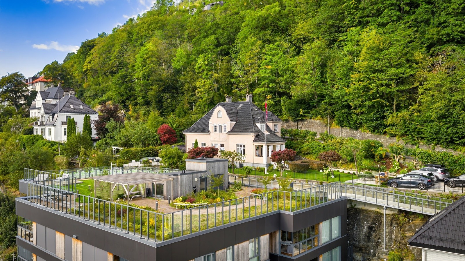 Sameiet byr på to flotte felles takterrasser til glede for beboerne. Galleribilde