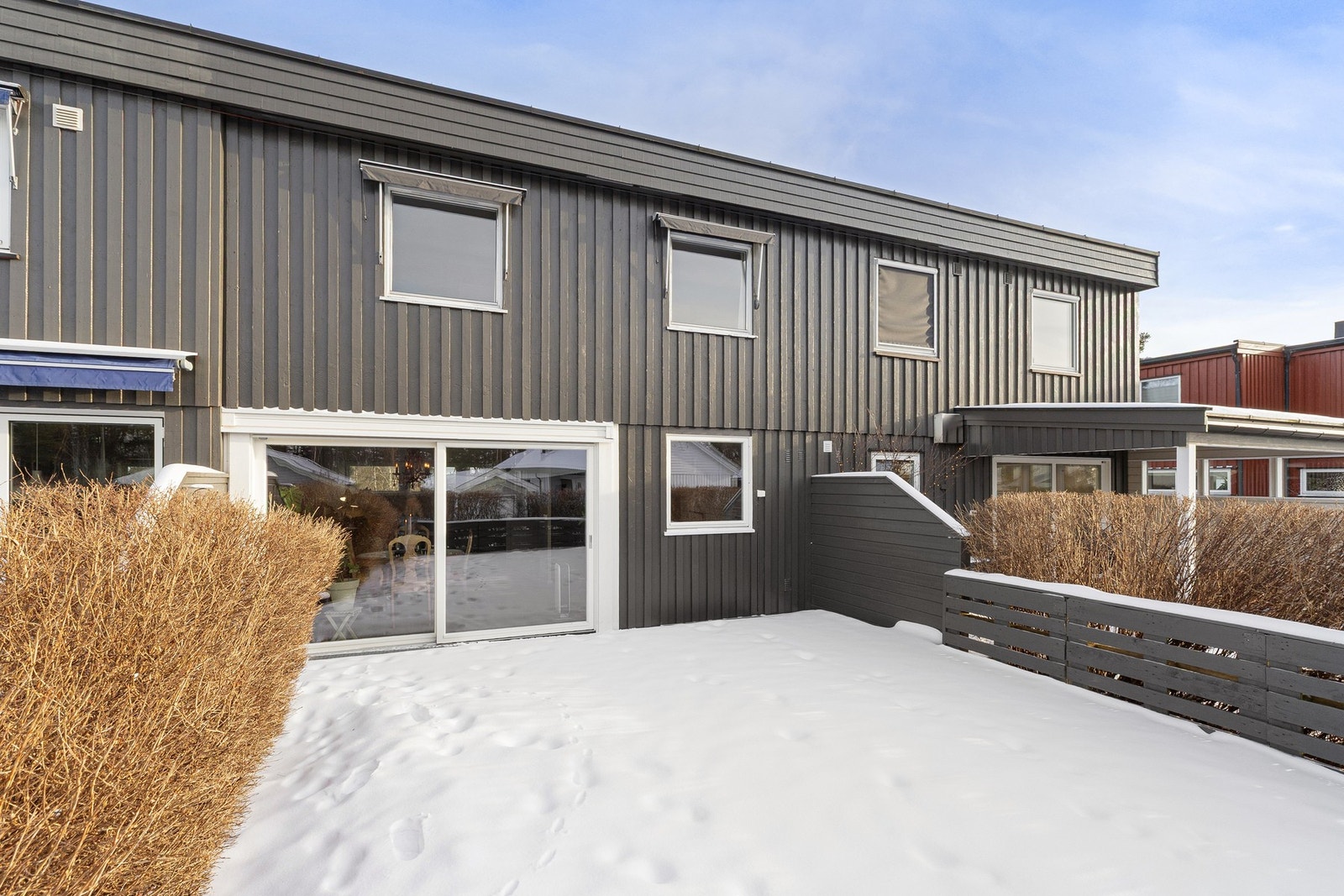 Dette er et pent og innbydende rekkehus over tre etasjer på Sofiemyr. Galleribilde