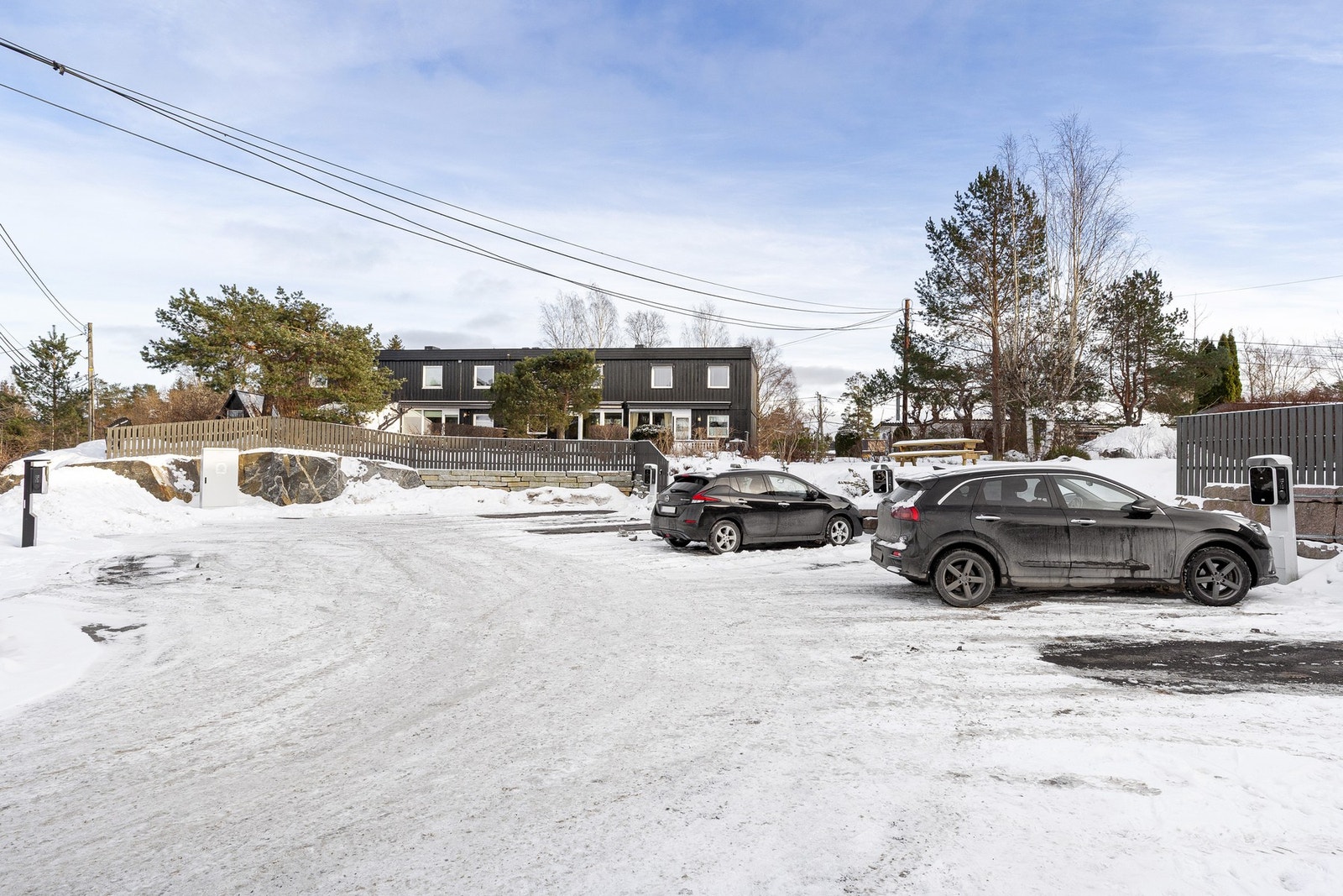 Det medfølger en fast biloppstillingsplass. Galleribilde