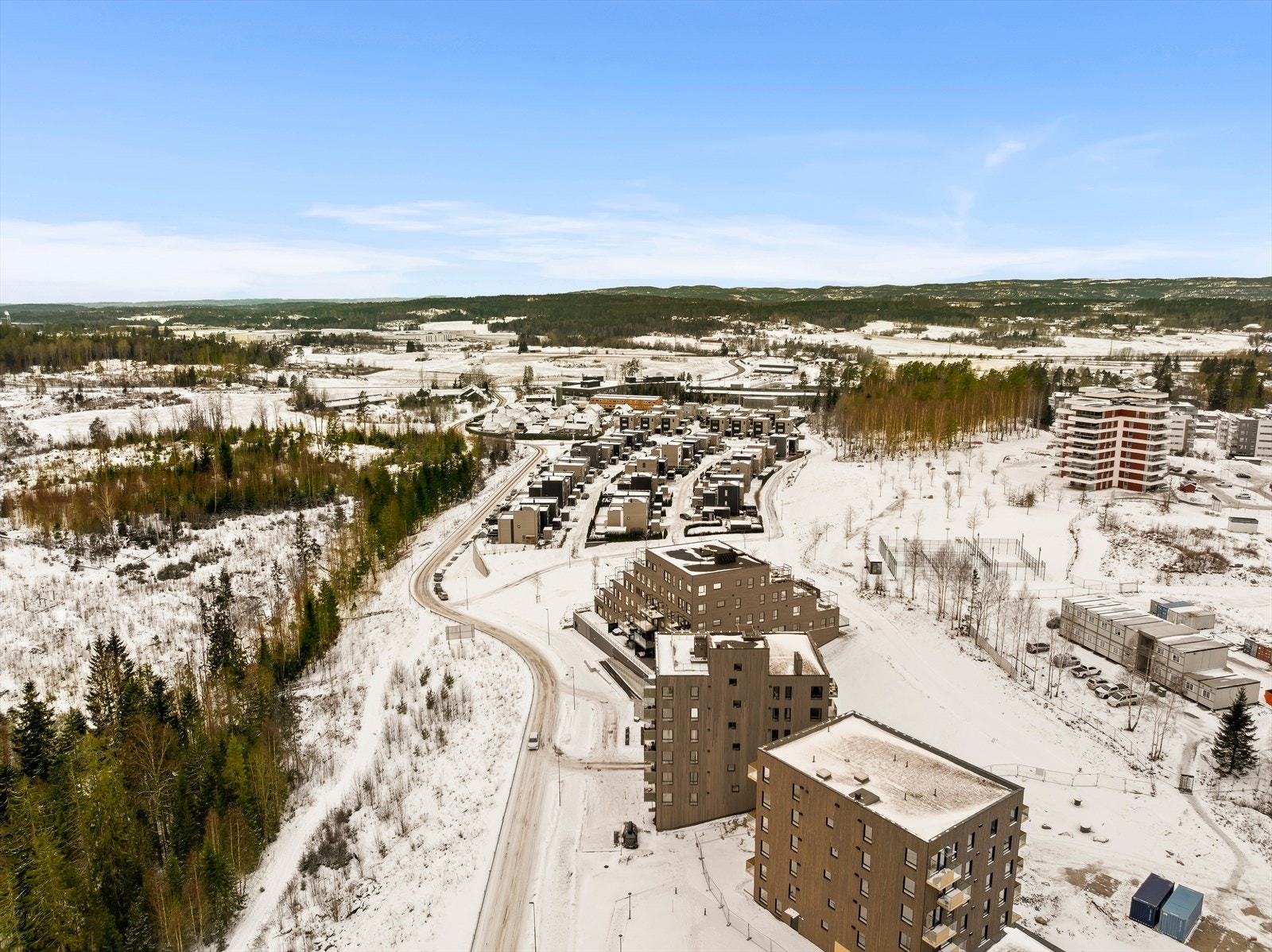 Dagligvarehandel er enkelt med både Coop Extra og Rema 1000 i nærheten. Galleribilde