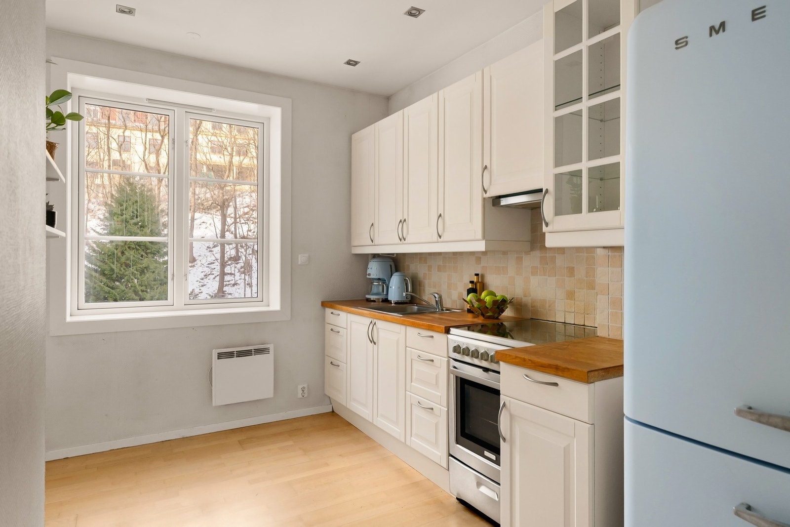 Separat kjøkken med gode lysforhold. Galleribilde