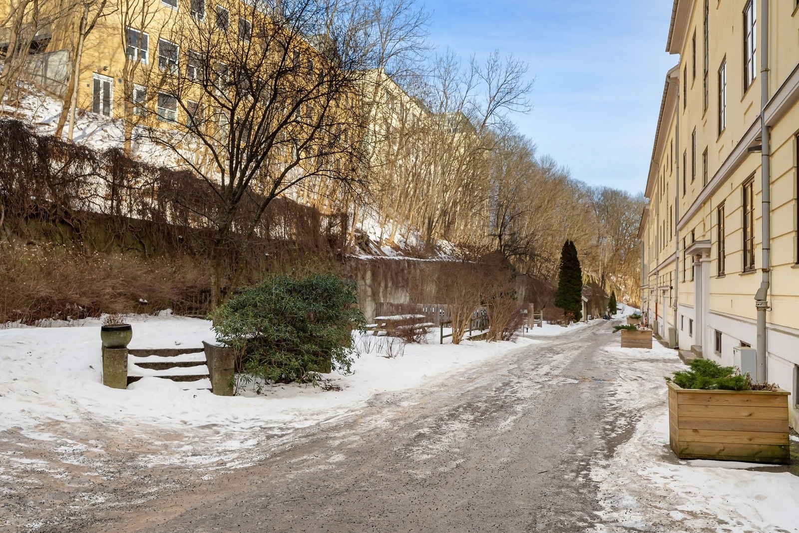 Trafikkstille indre gårdsrom/fellesarealer. Galleribilde