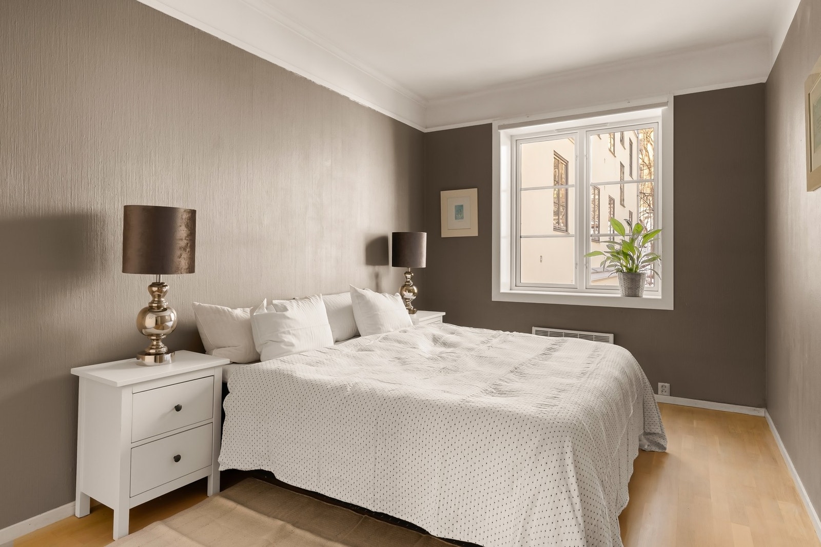 Stort og innbydende hovedsoverom. Galleribilde