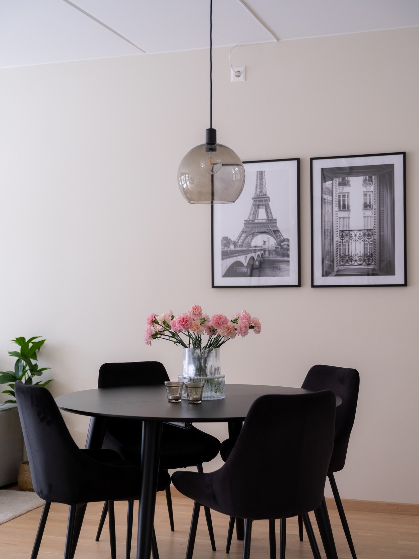 Her kan du invitere venner og familie til hyggelige lag! Galleribilde