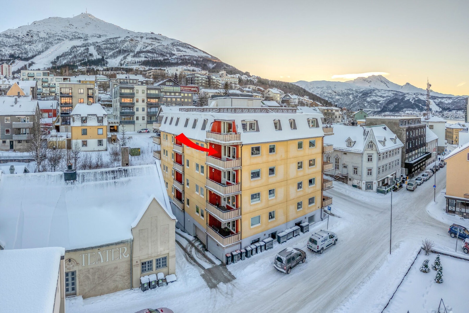 Leiligheten ligger fint til midt i sentrum. Galleribilde
