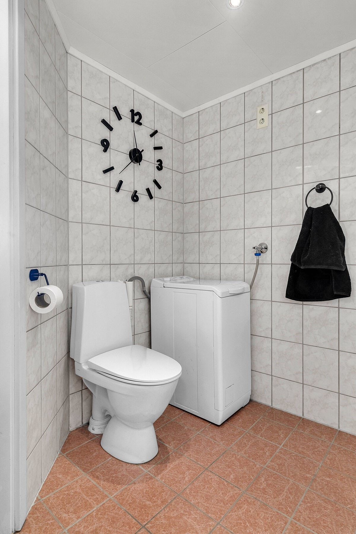 Opplegg for vaskemaskin på badet Galleribilde