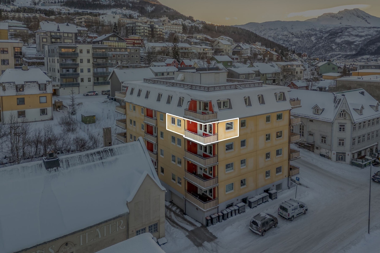 Velkommen til Dronningens gate 62! Leilighet med garasje, heis, veranda, felles takterrasse og to soverom. Fotograf: Kalle Punsvik Galleribilde