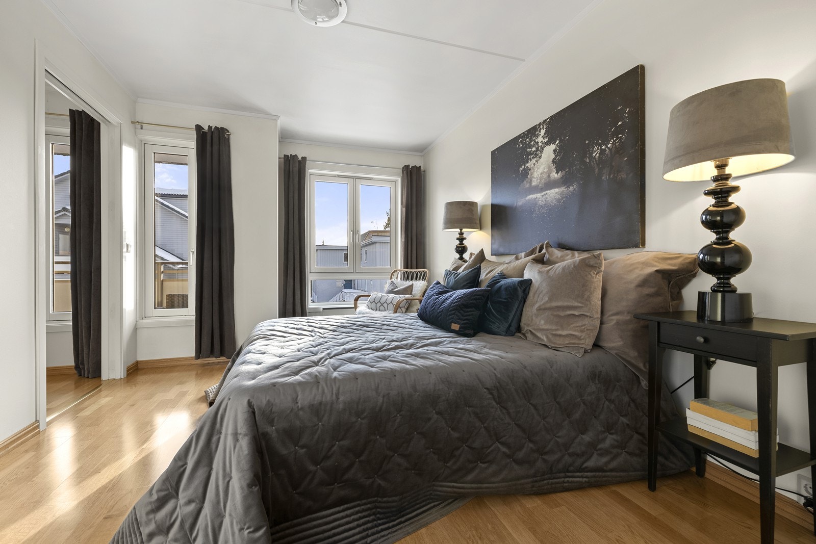 Soverommet oppleves behagelig med direkte tilgang til baderom og stue. Galleribilde