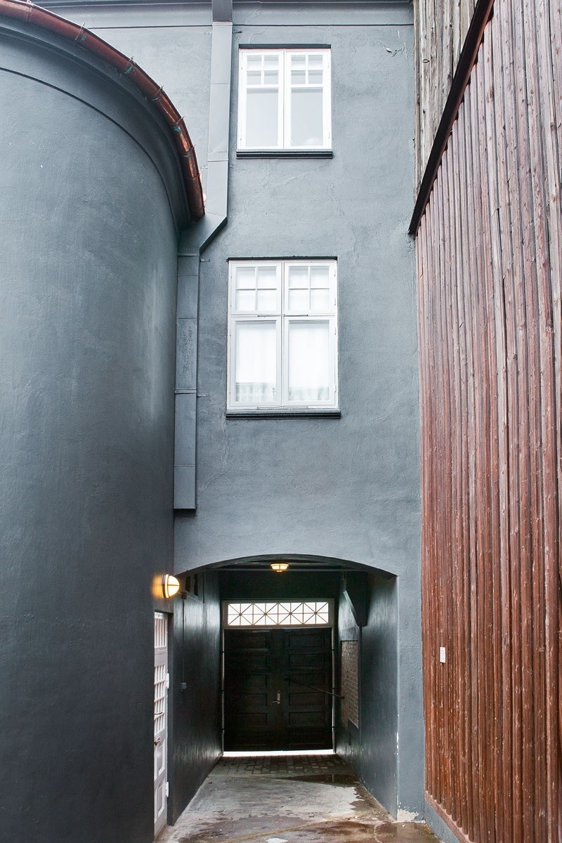 Inngang fra St Olavs gt tatt innenfra bakgård Galleribilde