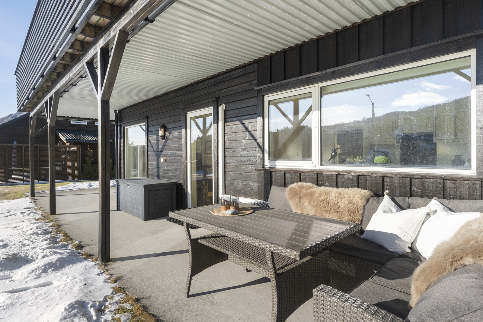 Lettstelt tomt. Galleribilde