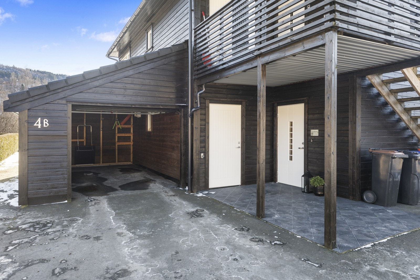 Medfølger garasje rett ved inngangen. Galleribilde