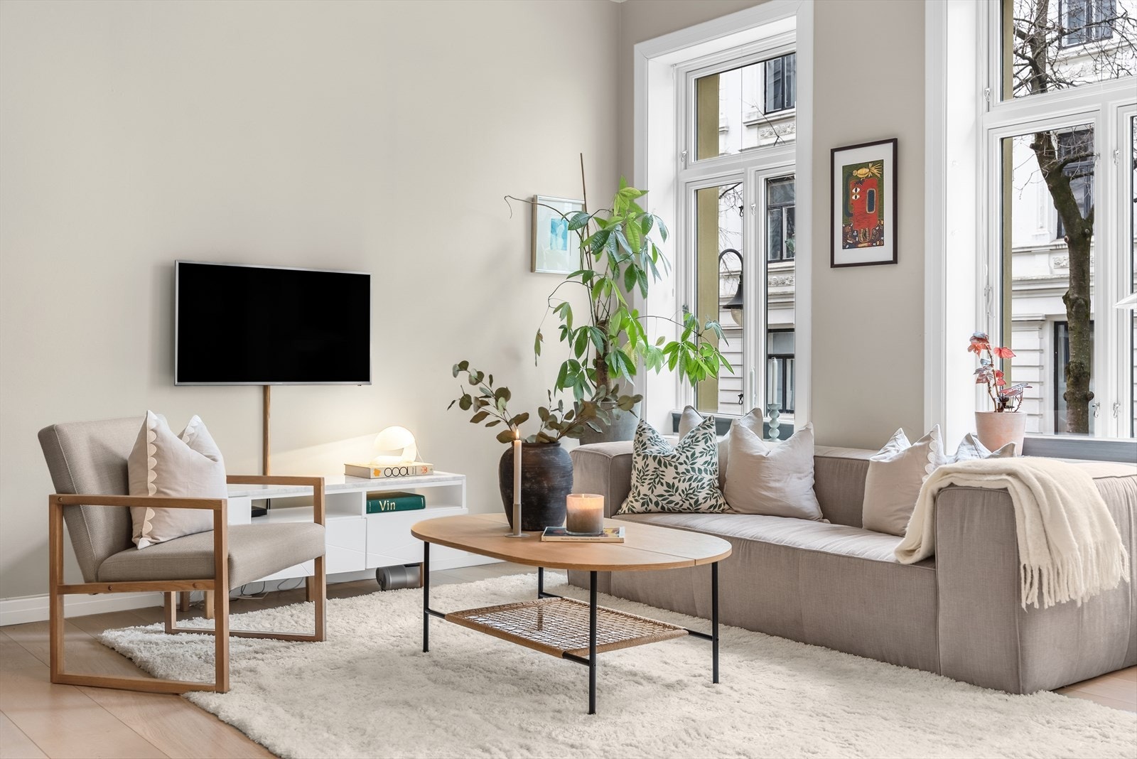 God plass til sittegruppe. Galleribilde