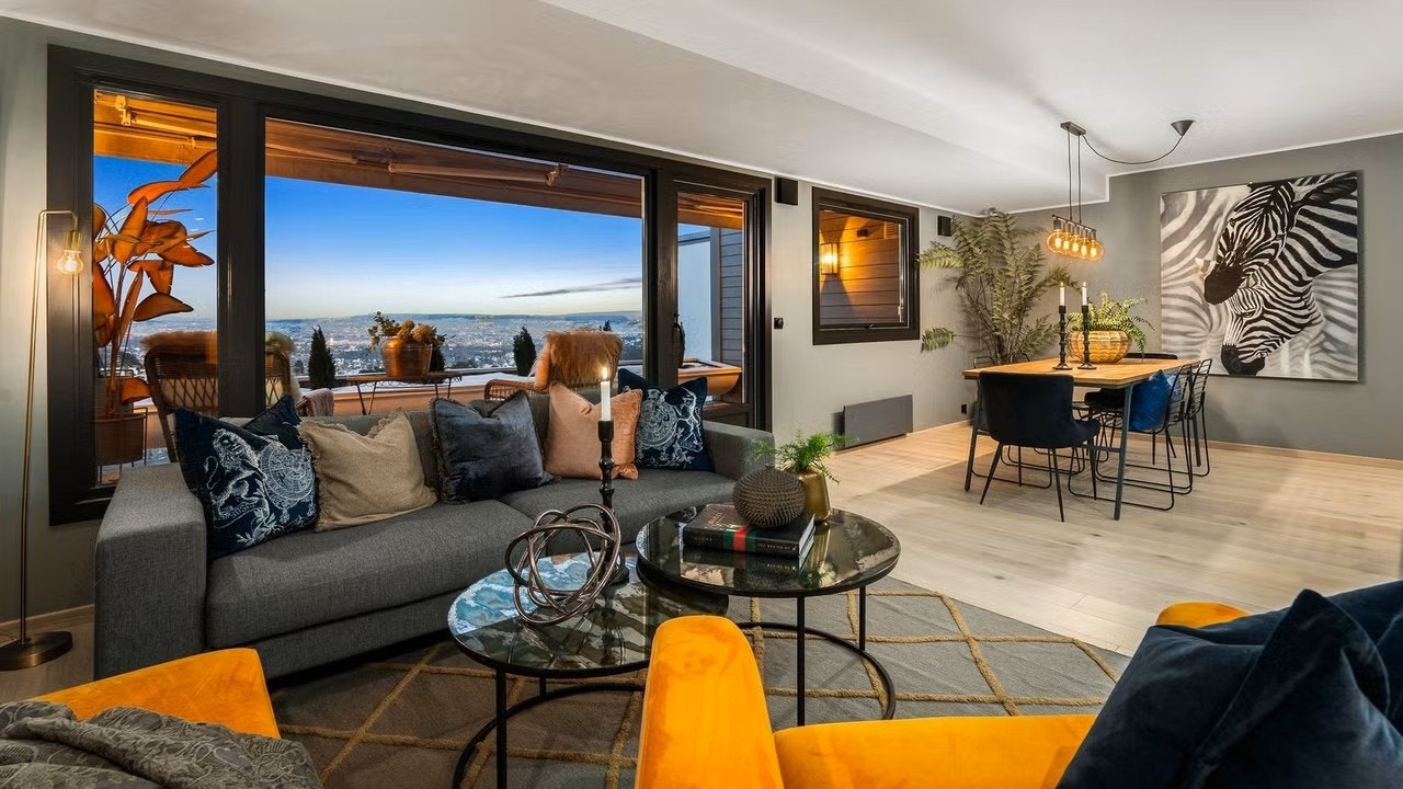 Stue med spisestue og kjøkken Galleribilde