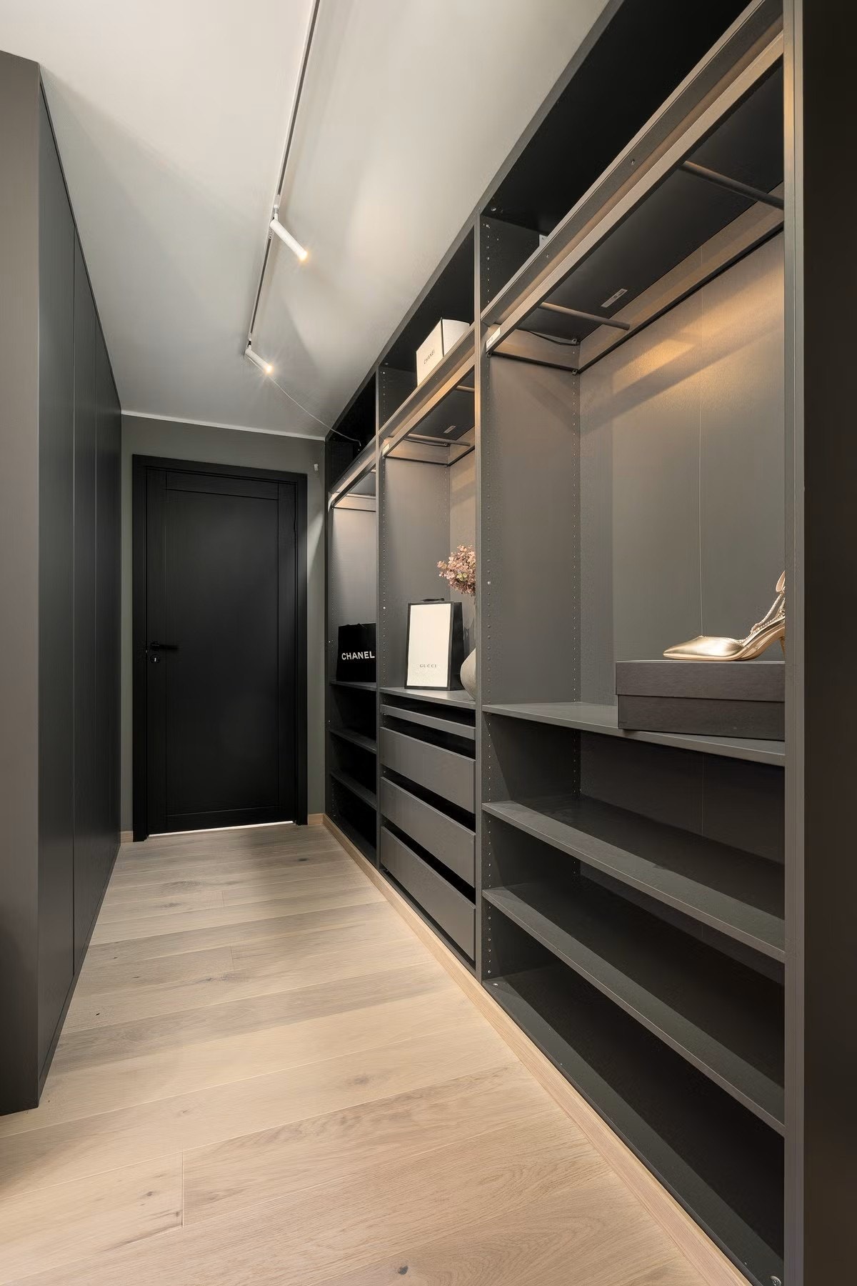 Garderobe Galleribilde