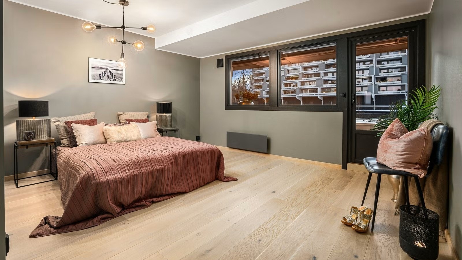 Soverom 2 / TV stue Galleribilde